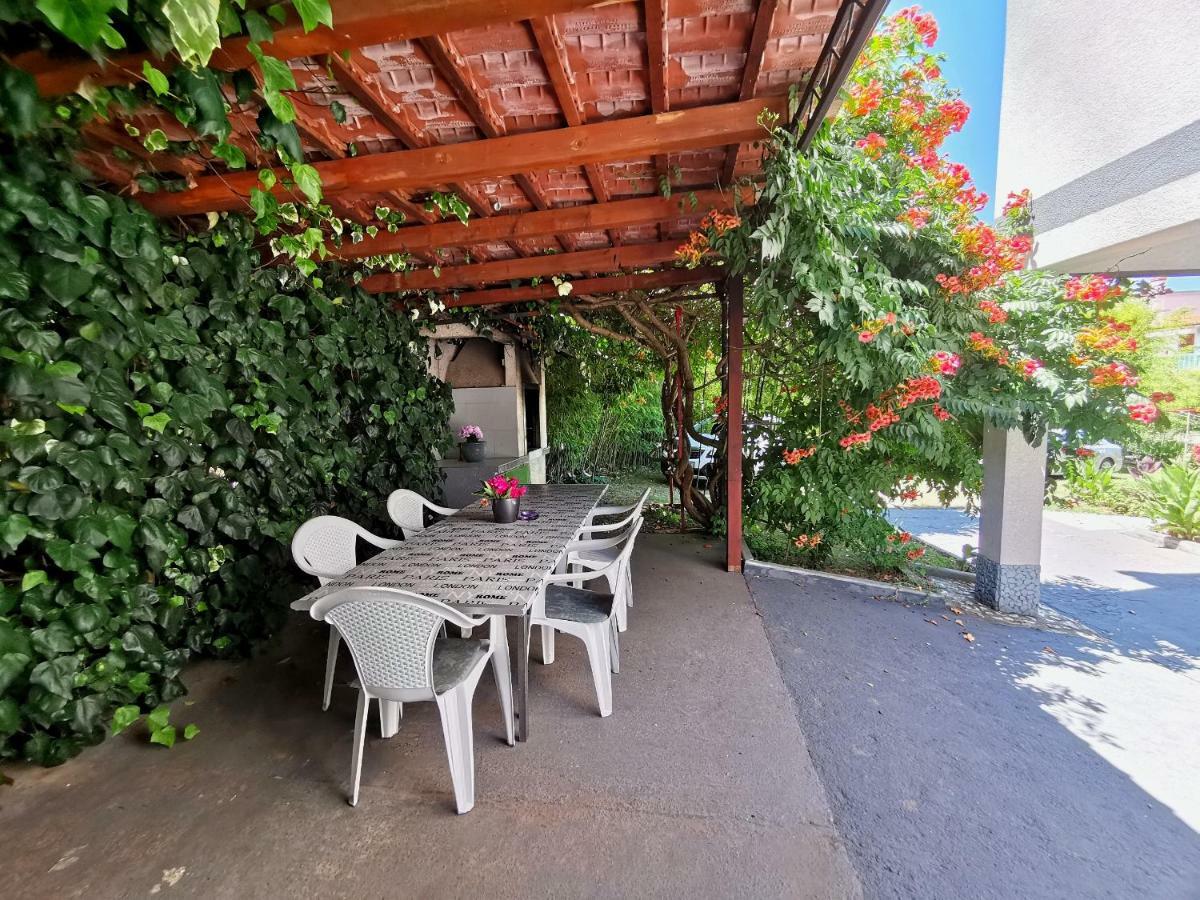 Apartmani Andrea Pula Exterior photo